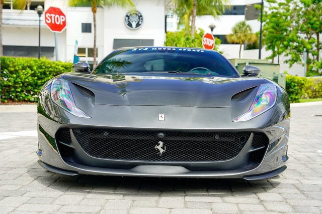 Used 2020 Ferrari 812 Superfast RWD image 7