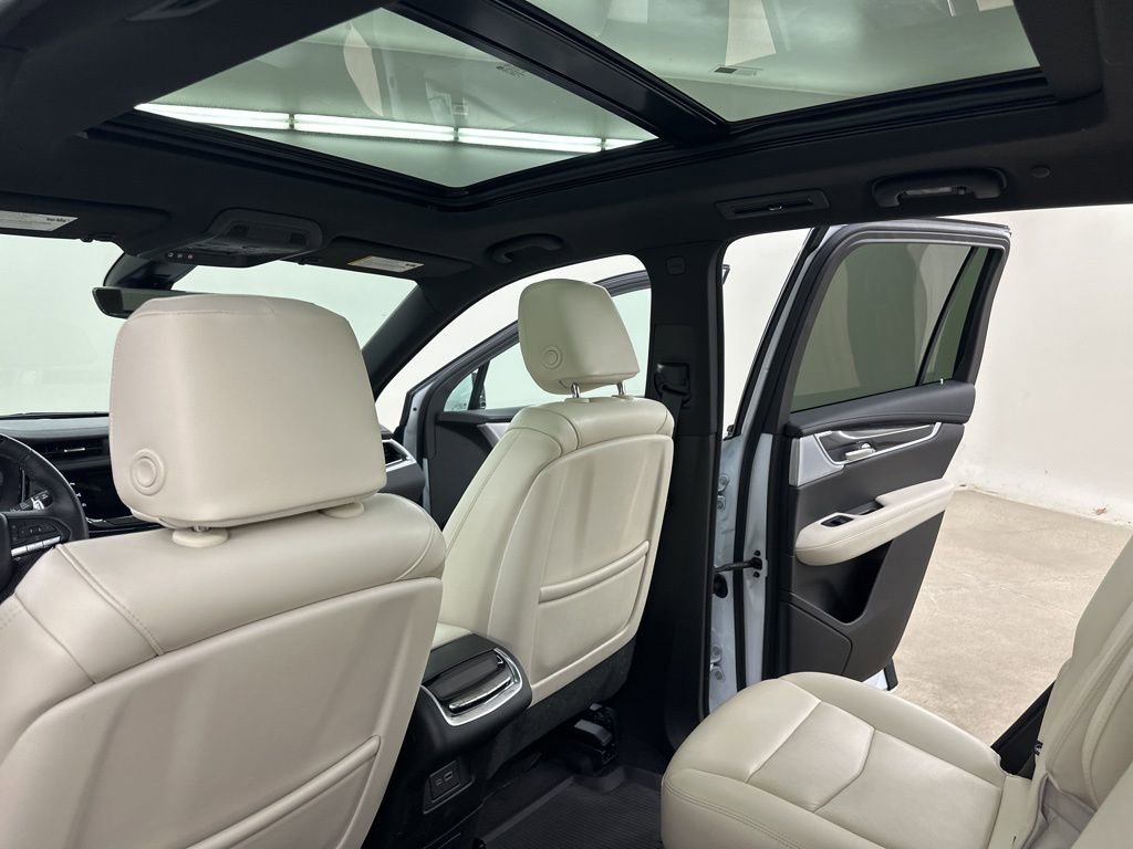 Certified 2025 Cadillac XT6 Sport w/ Technology Package AWD/4WD image 32