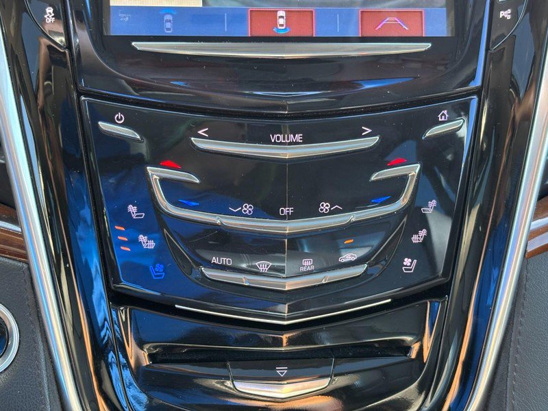 Used 2019 Cadillac Escalade Luxury AWD/4WD image 24