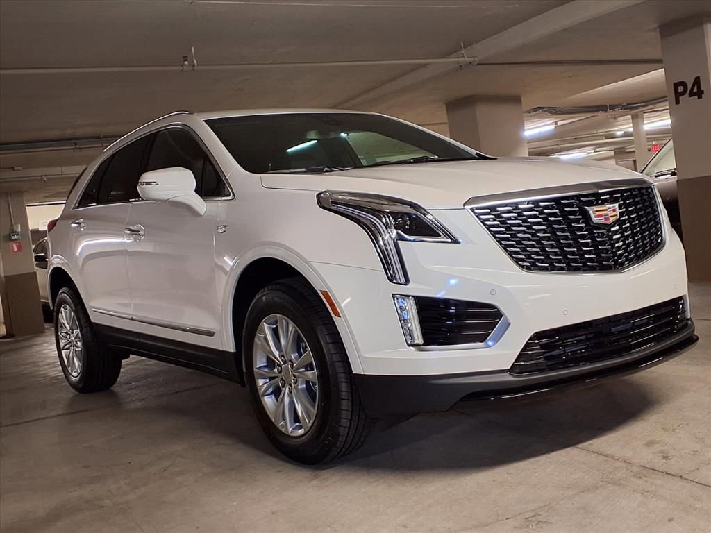 New 2026 Cadillac XT5 Luxury image 3