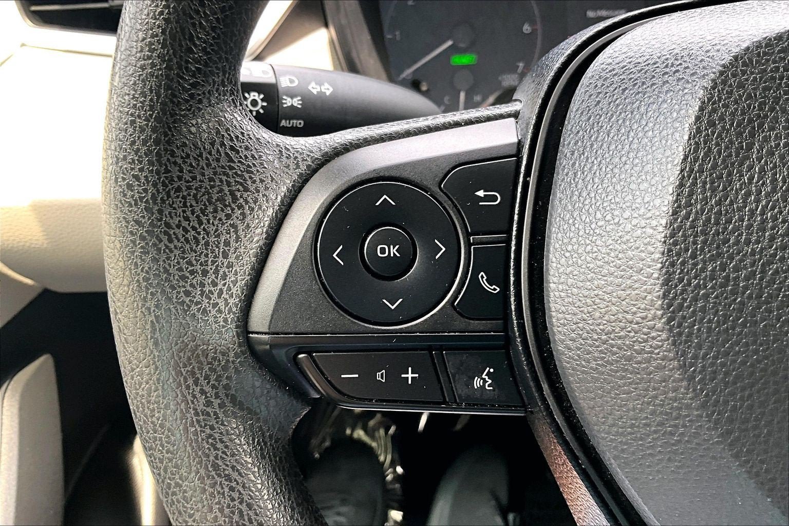 Used 2023 Toyota Corolla LE FWD image 17