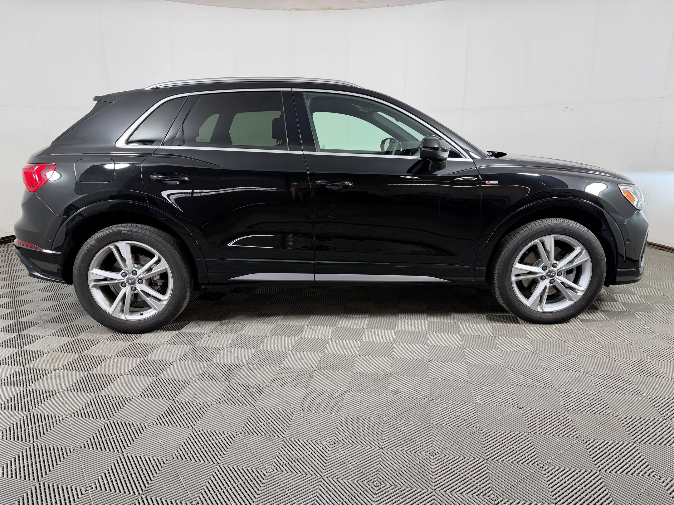 Used 2020 Audi Q3 2.0T Prestige AWD/4WD image 8