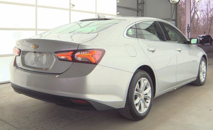 Used 2021 Chevrolet Malibu LT image 2