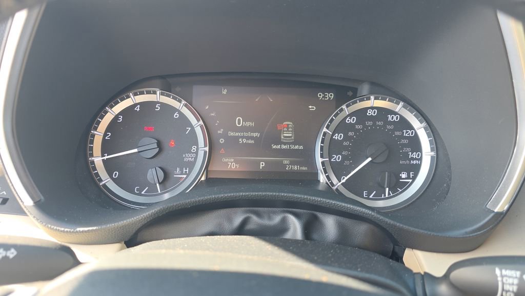 Used 2023 Toyota Highlander XLE image 31