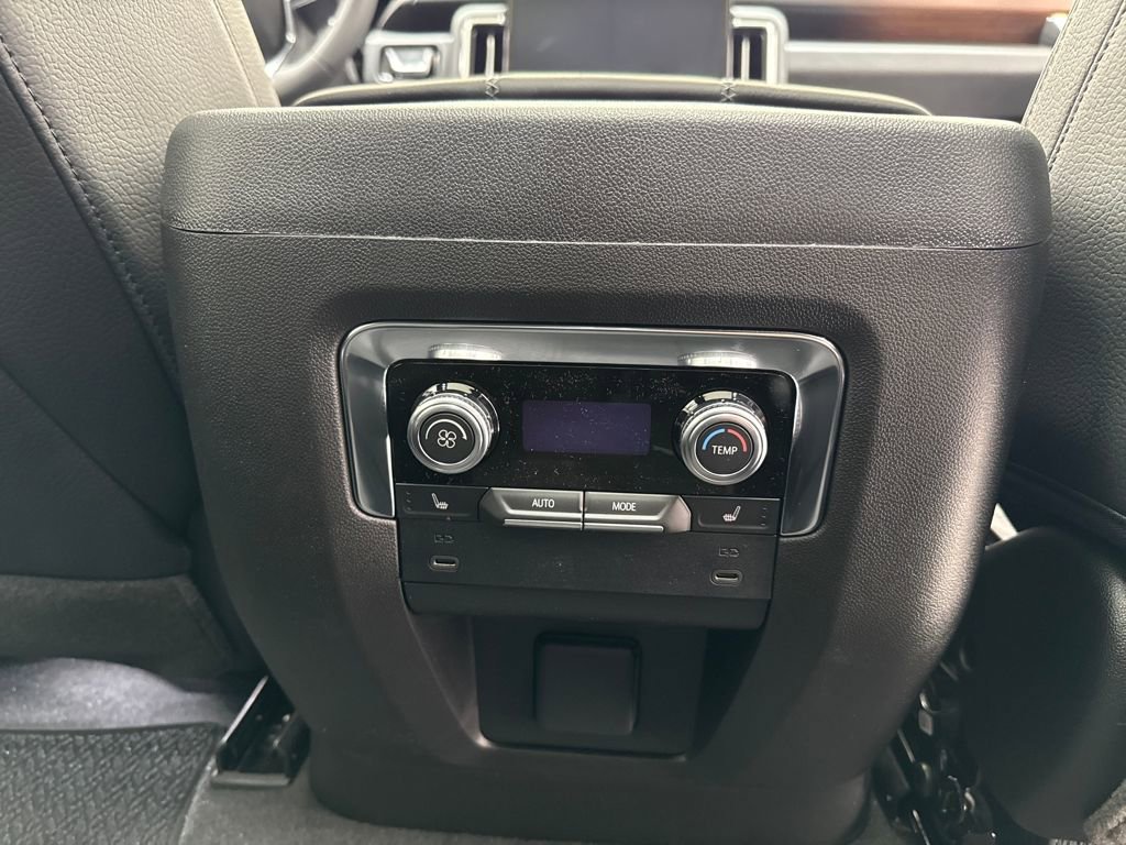 New 2026 GMC Yukon Denali w/ Sun & Power Step Package image 13