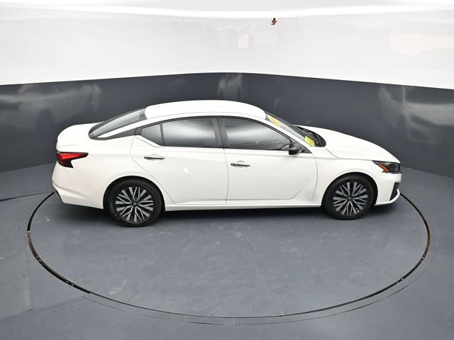 Used 2025 Nissan Altima 2.5 SV FWD image 40