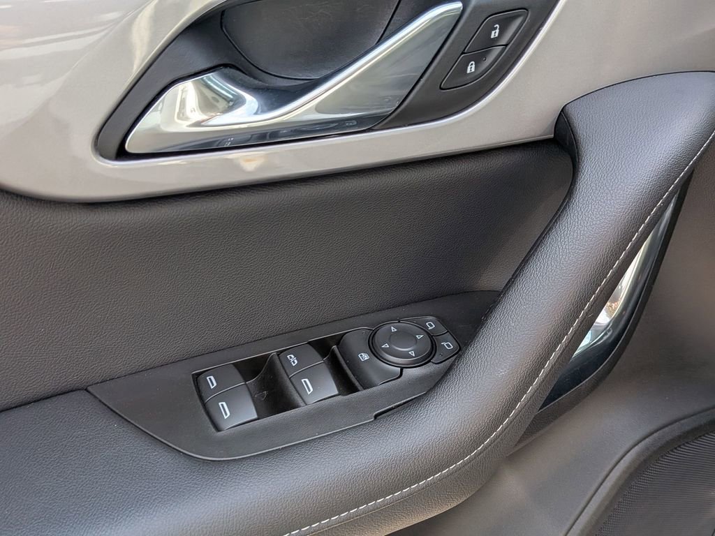 Used 2025 Chevrolet Blazer LT image 13