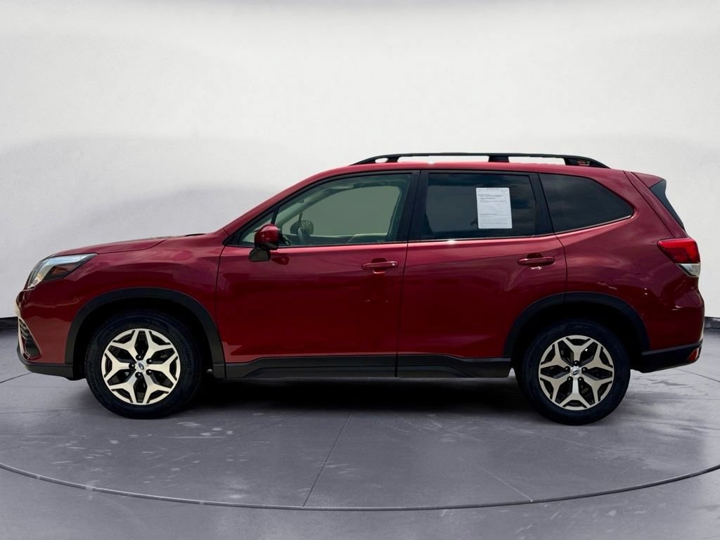 Used 2023 Subaru Forester Premium AWD/4WD image 7