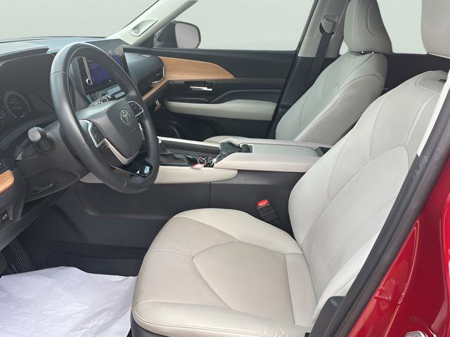 Used 2024 Toyota Grand Highlander Limited image 13