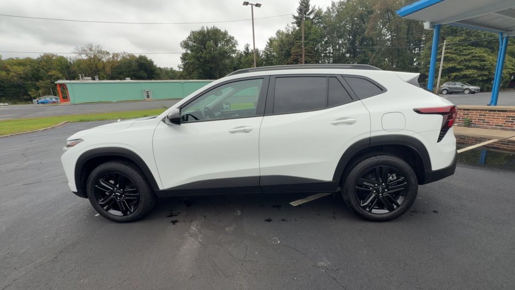 Used 2025 Chevrolet Trax ACTIV FWD image 5