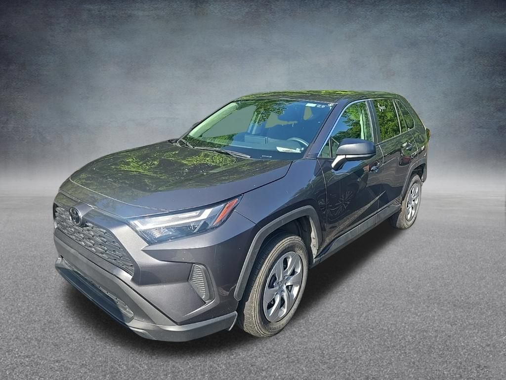 Used 2025 Toyota RAV4 LE AWD/4WD image 3