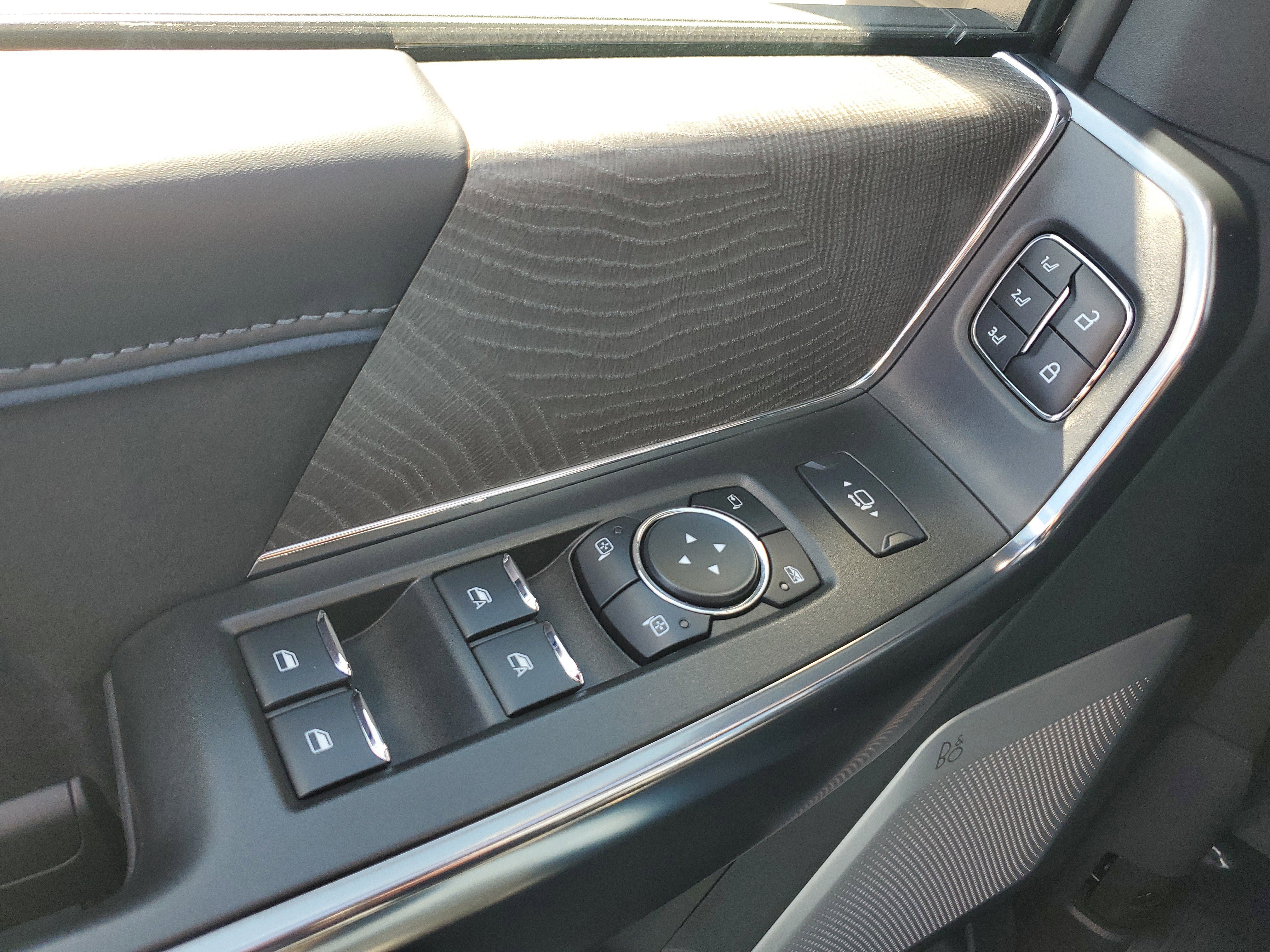 Used 2025 Ford F350 Platinum image 24