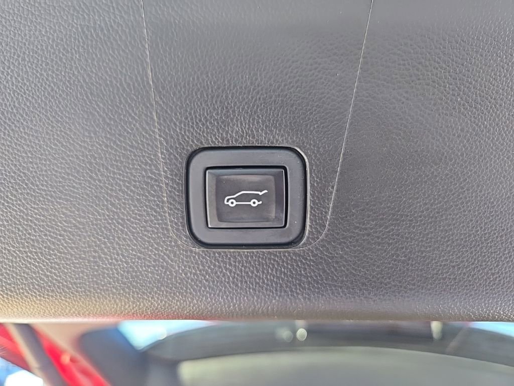 Used 2023 Chevrolet Traverse LT FWD image 52
