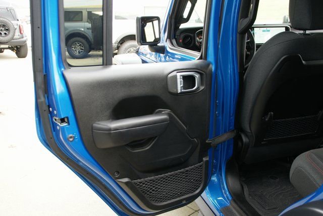 Used 2024 Jeep Wrangler Unlimited Rubicon w/ Safety Group image 25