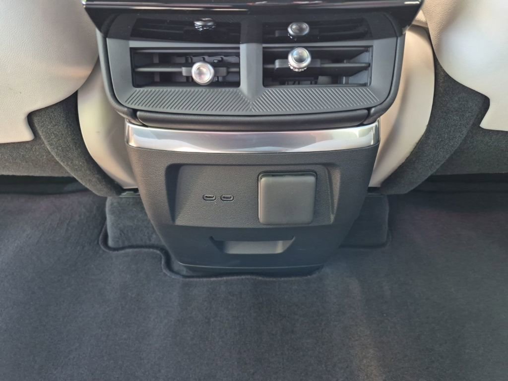 New 2026 Cadillac Vistiq Luxury AWD/4WD image 23