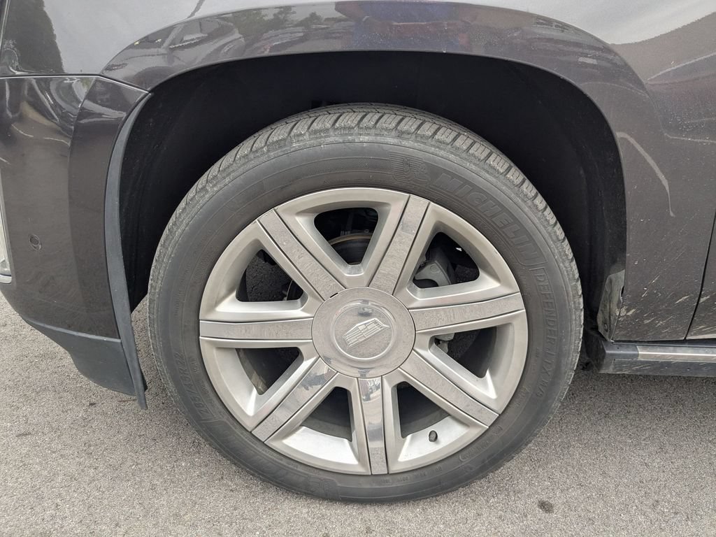 Used 2018 Cadillac Escalade Premium Luxury AWD/4WD image 27