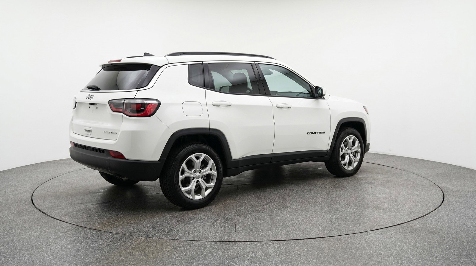 Used 2025 Jeep Compass Latitude AWD/4WD image 9