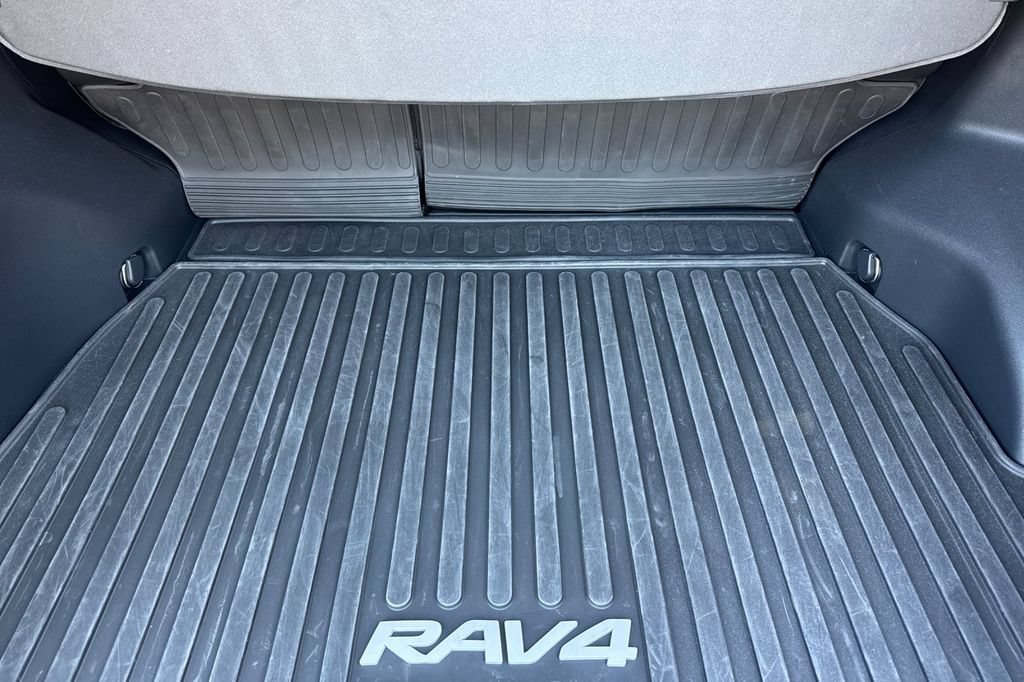 Certified 2025 Toyota RAV4 XLE AWD/4WD image 14