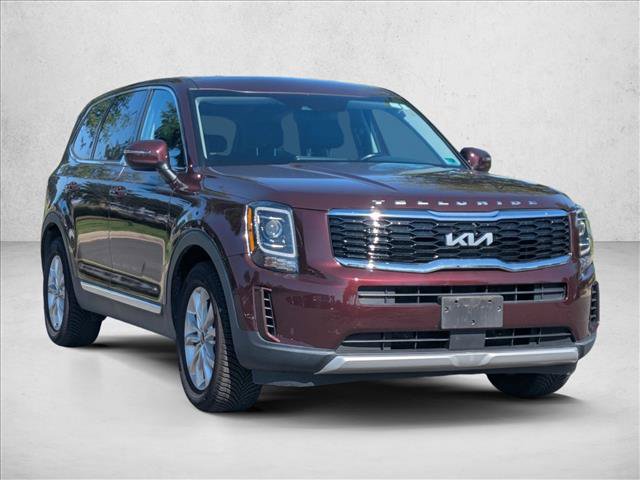 Used 2022 Kia Telluride LX AWD/4WD image 3