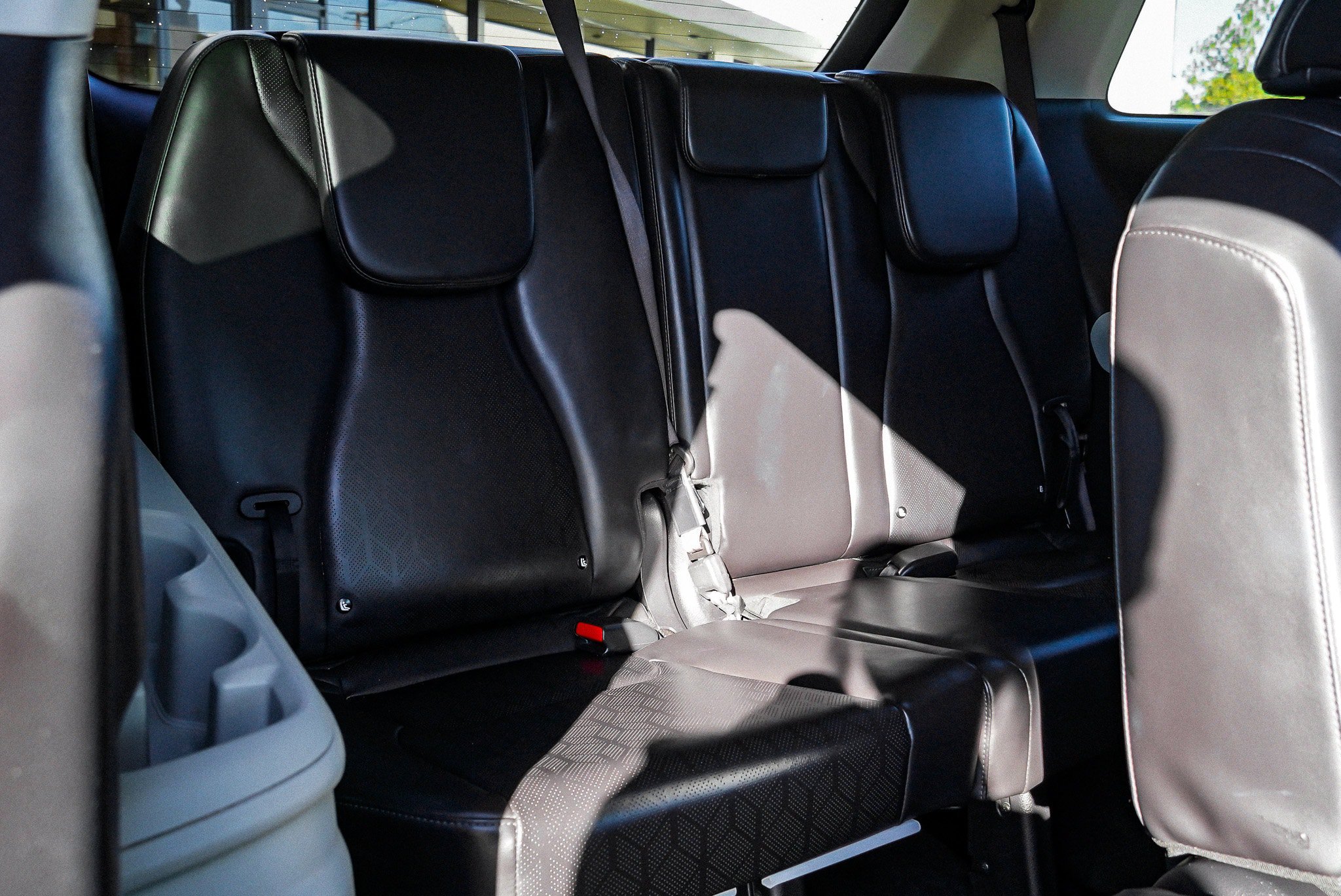 Used 2024 Kia Carnival LX FWD image 27