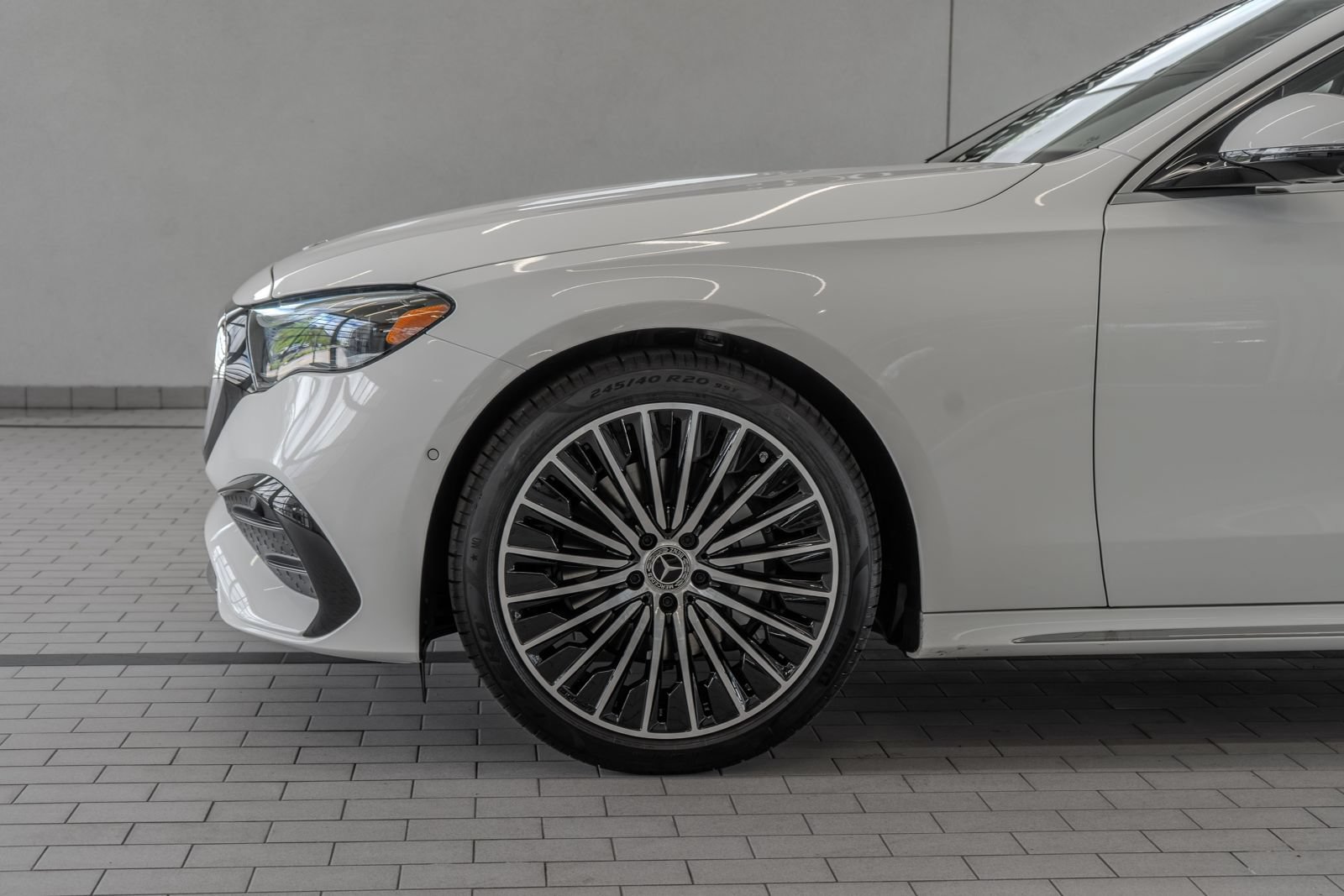 Used 2026 Mercedes-Benz E 350 4MATIC Sedan image 4
