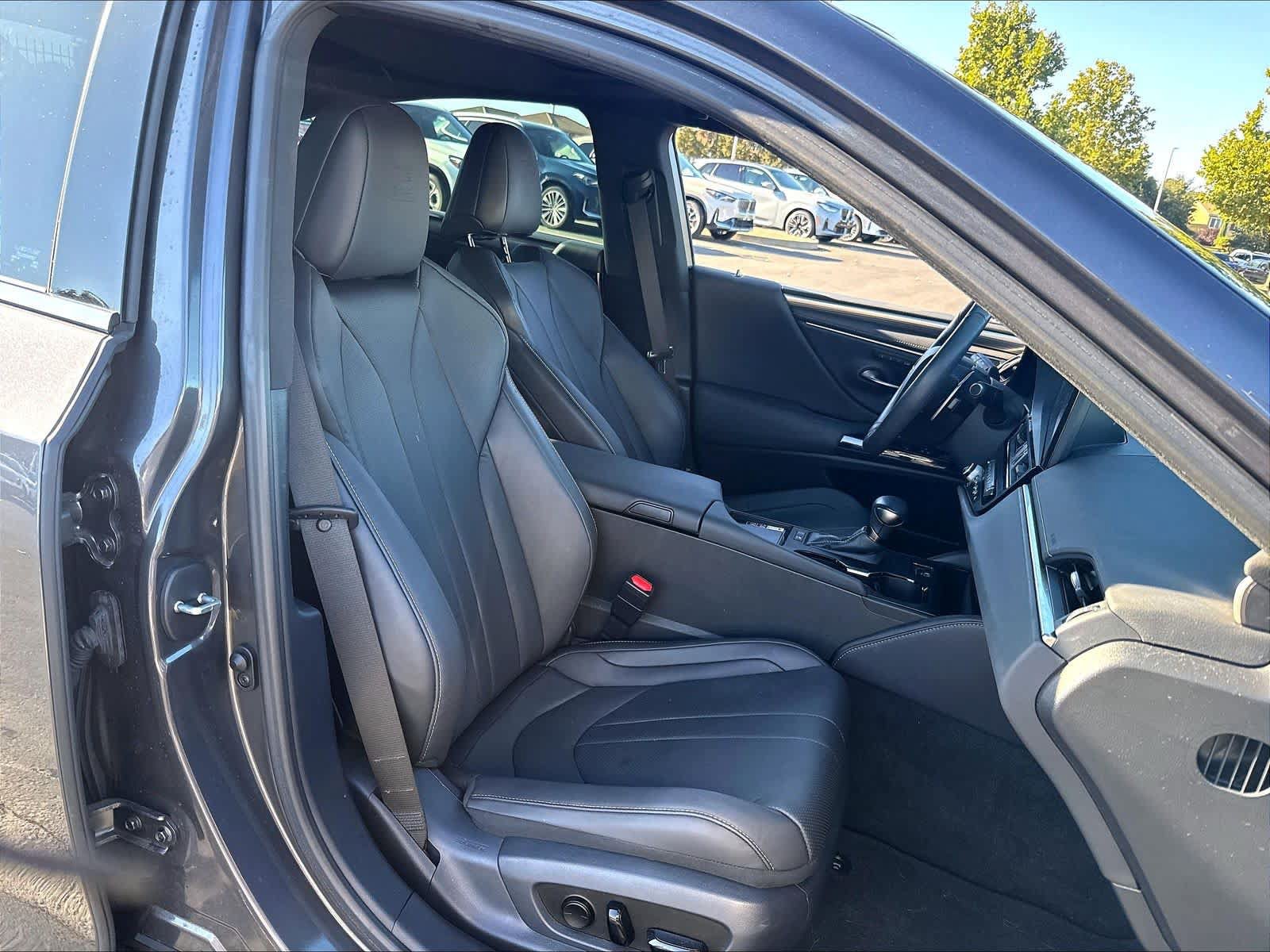 Used 2024 Lexus ES 300h F Sport w/ Accessory Package (Z1) FWD image 30