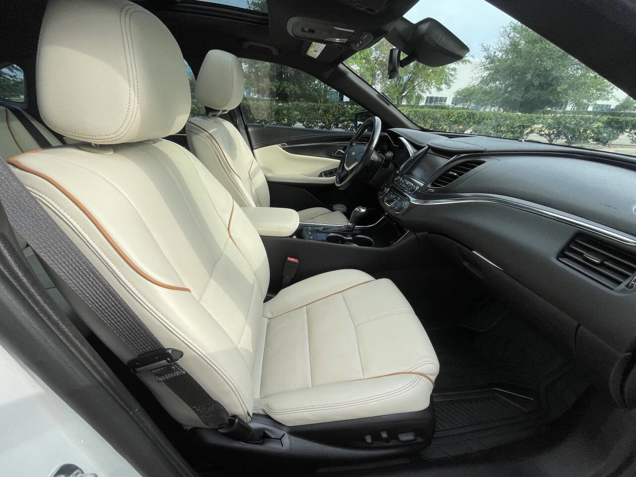 Used 2017 Chevrolet Impala Premier w/ Enhanced Convenience Package image 12