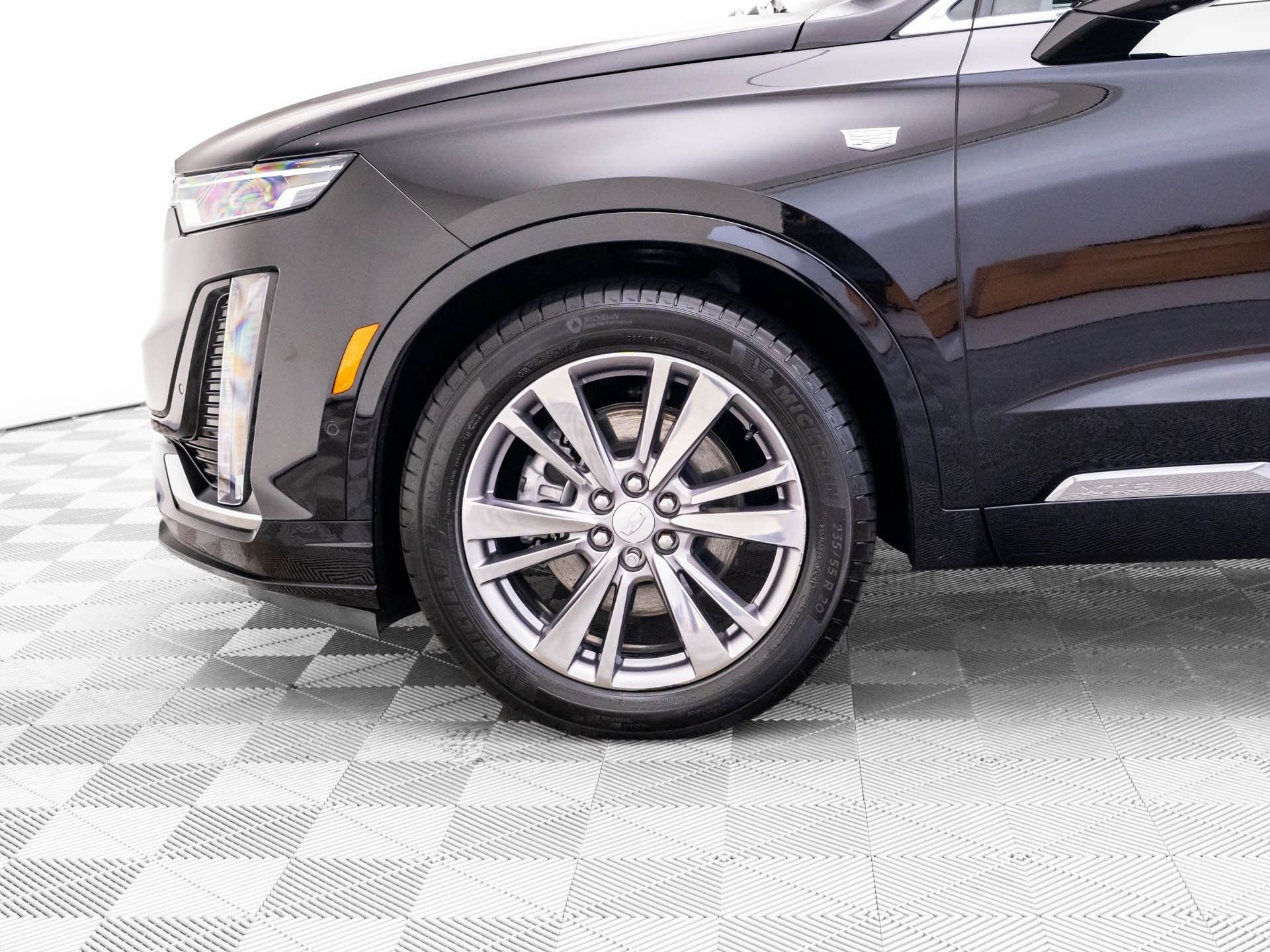 Certified 2025 Cadillac XT6 Premium Luxury w/ Platinum Package image 38