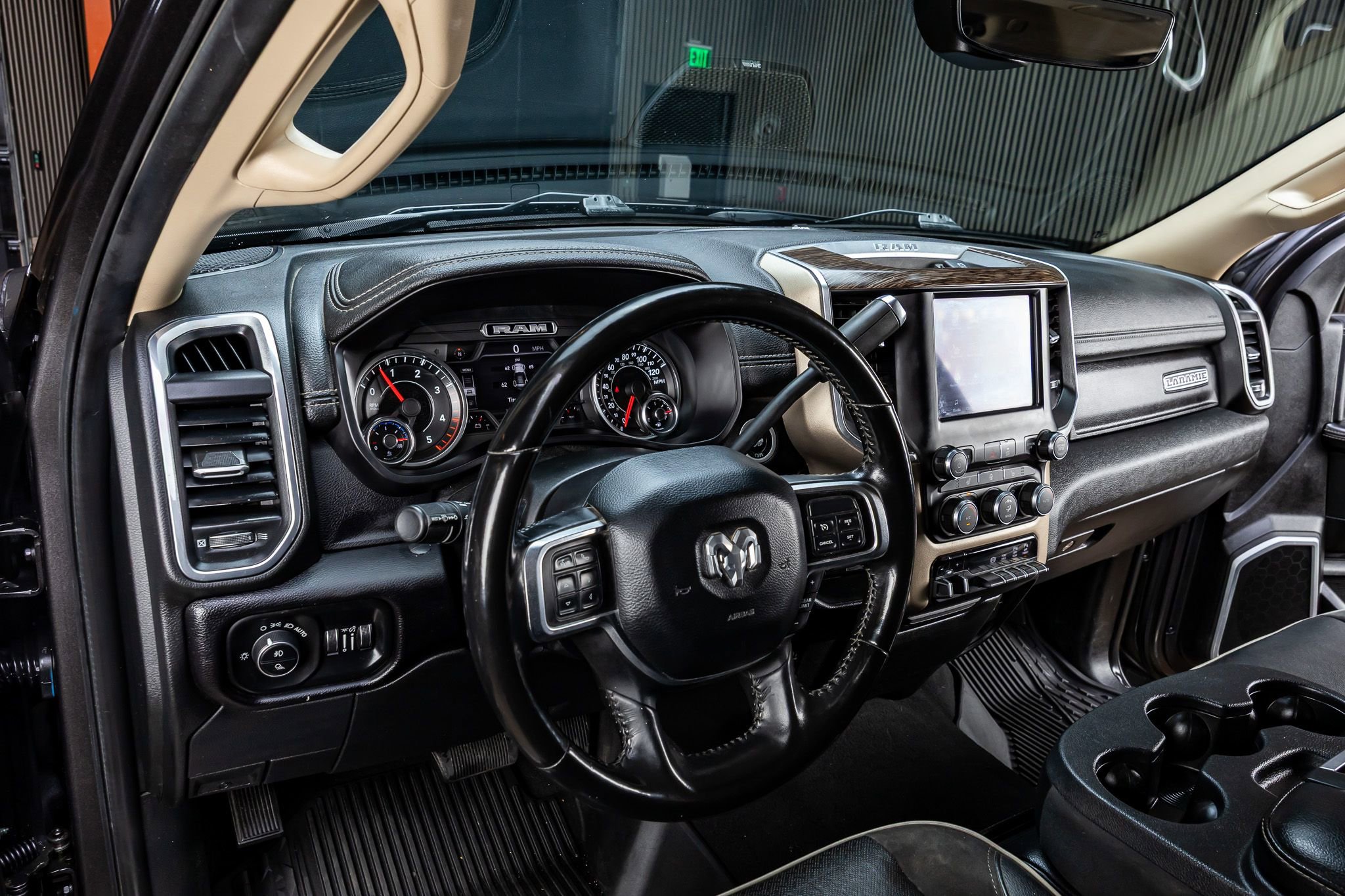 Used 2020 RAM 2500 Laramie AWD/4WD image 16