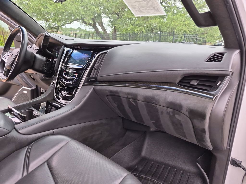 Used 2018 Cadillac Escalade Platinum AWD/4WD image 44