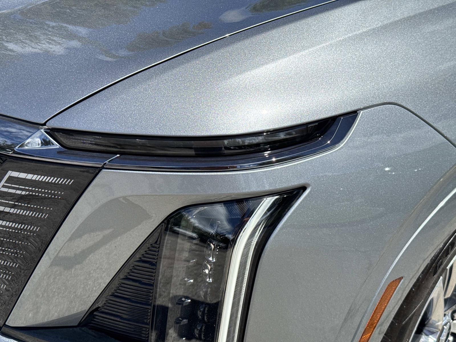 Used 2026 Cadillac Vistiq Premium Luxury w/ LPO, Floor Liner Package AWD/4WD image 9