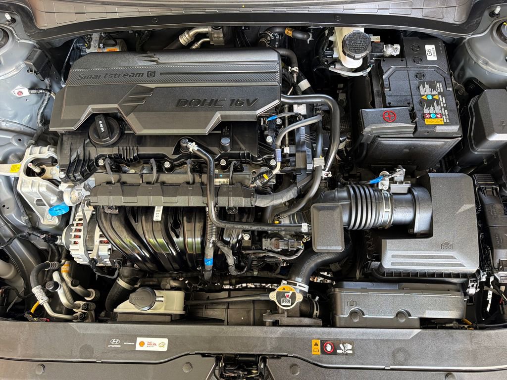 Used 2025 Hyundai Elantra Limited FWD image 37