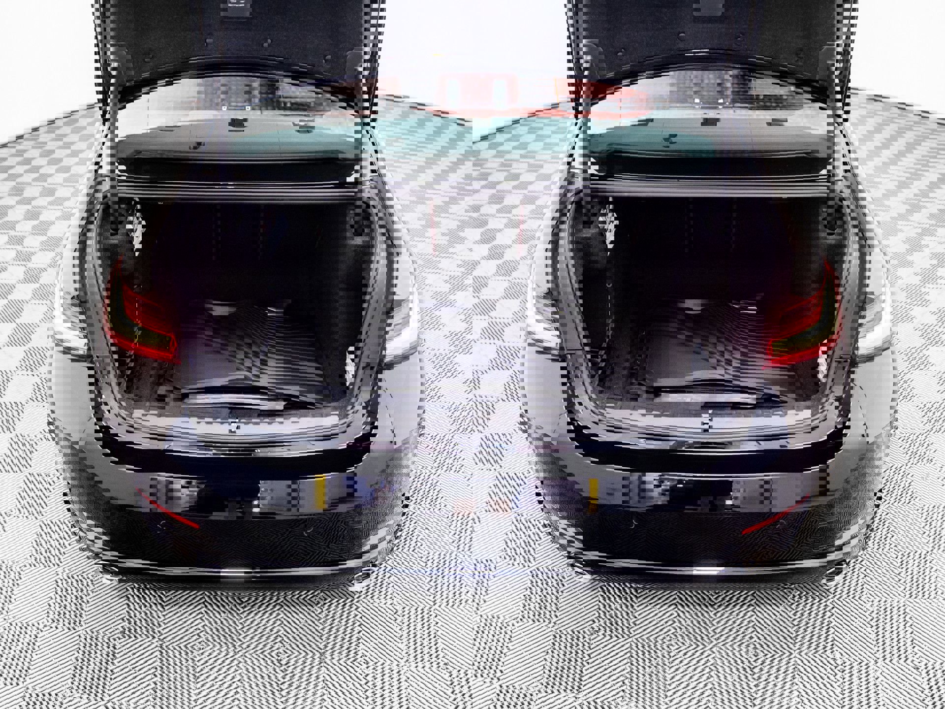 New 2025 BMW 330i xDrive Sedan w/ Convenience Package AWD/4WD image 31