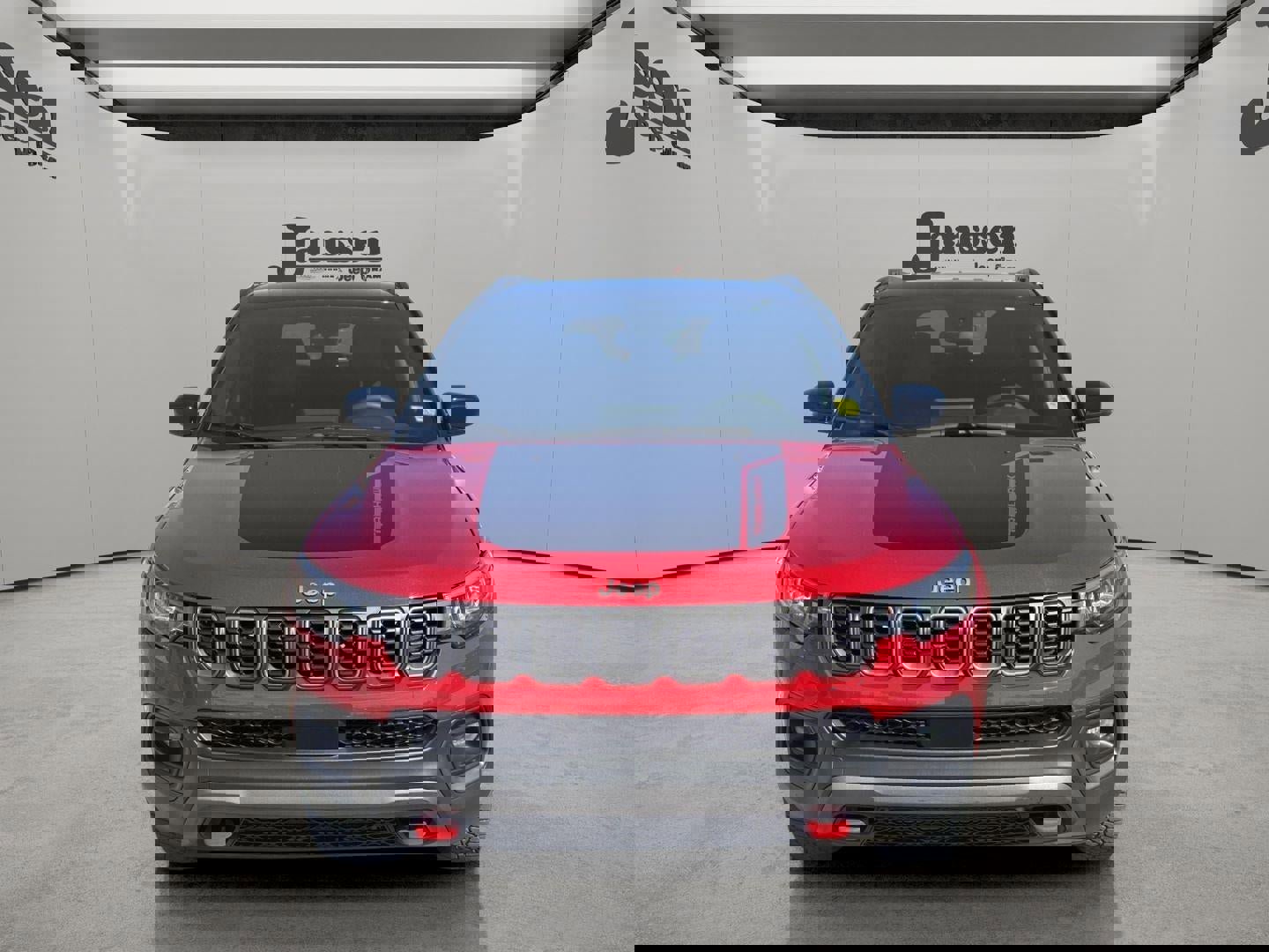 Used 2025 Jeep Compass Trailhawk image 7