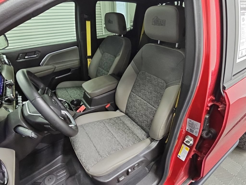 Used 2024 Chevrolet Colorado ZR2 w/ ZR2 Bison Edition AWD/4WD image 32