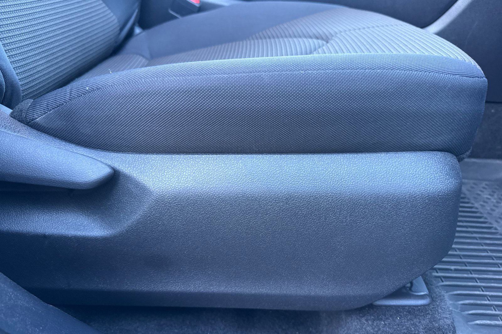 Used 2025 Toyota Highlander LE image 23