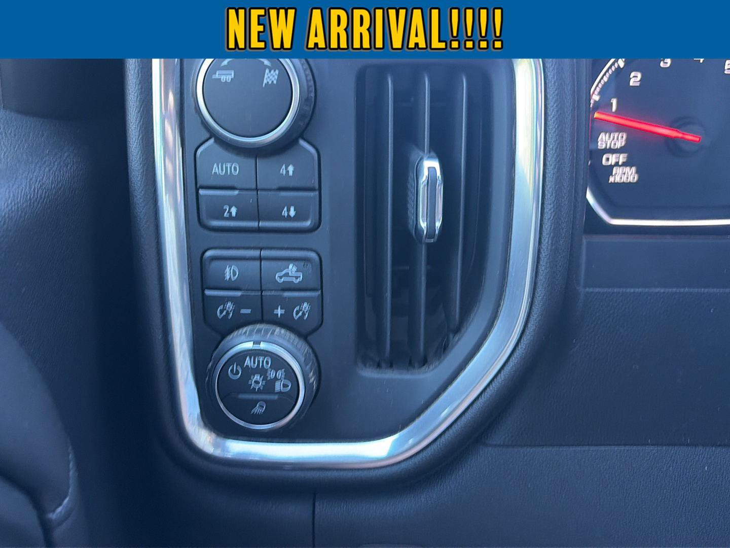 Used 2019 Chevrolet Silverado 1500 LT Trail Boss AWD/4WD image 17