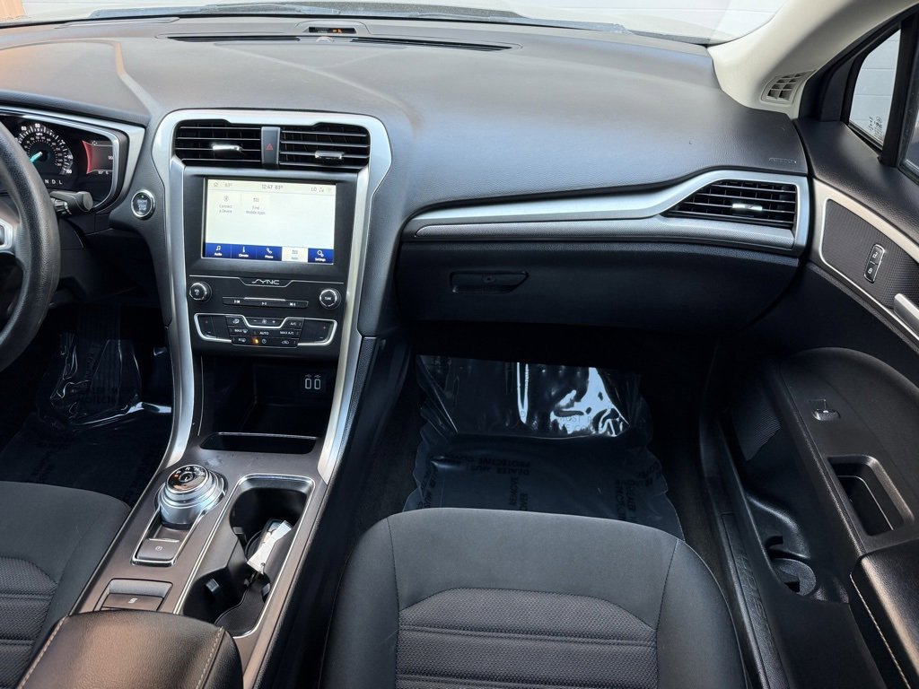 Used 2020 Ford Fusion SE image 21