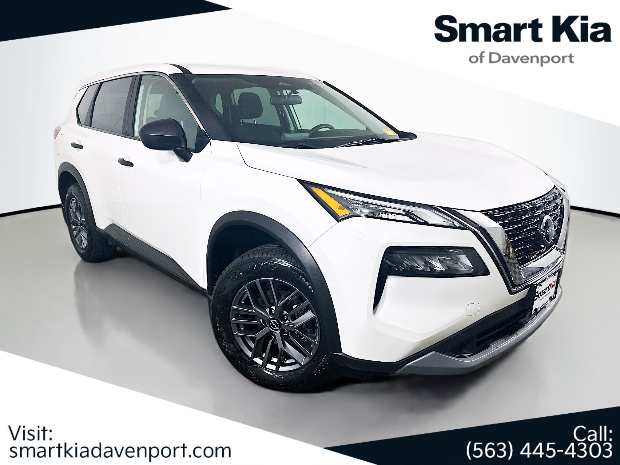 Used 2023 Nissan Rogue S AWD/4WD image 1