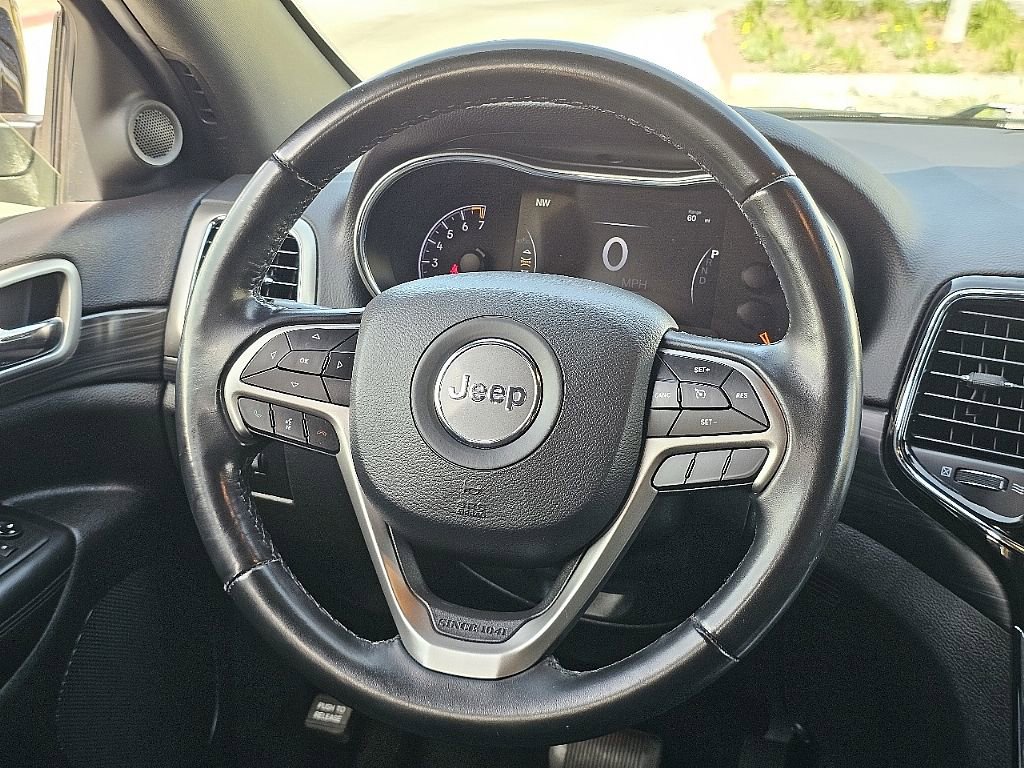 Used 2020 Jeep Grand Cherokee Laredo w/ 18" Wheel & 8.4" Radio Group image 32