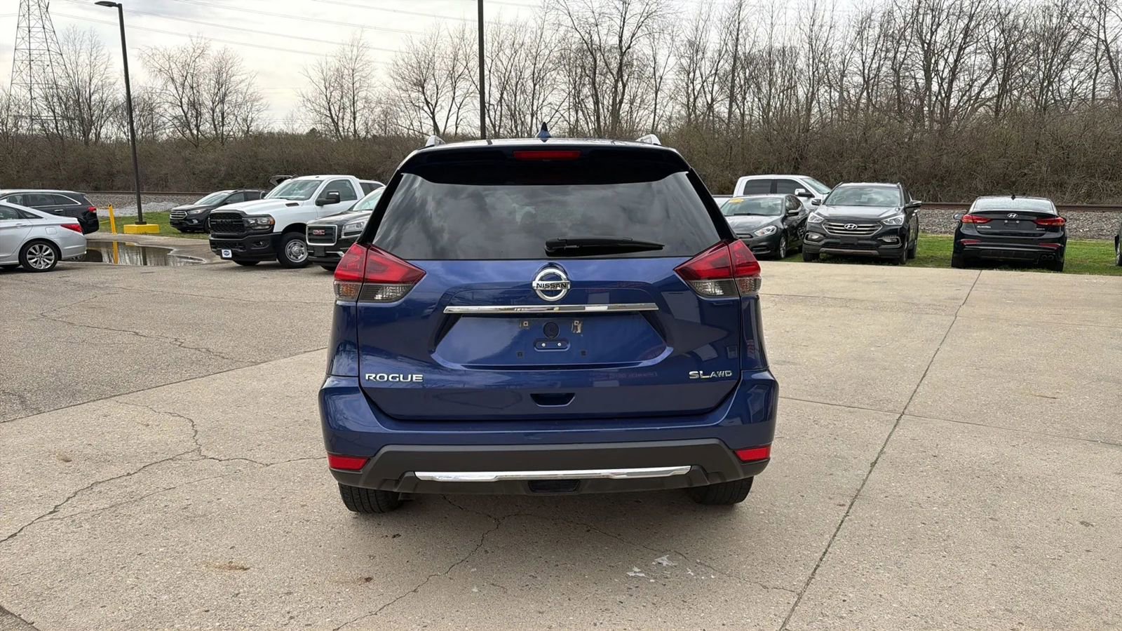 Used 2018 Nissan Rogue SL image 4