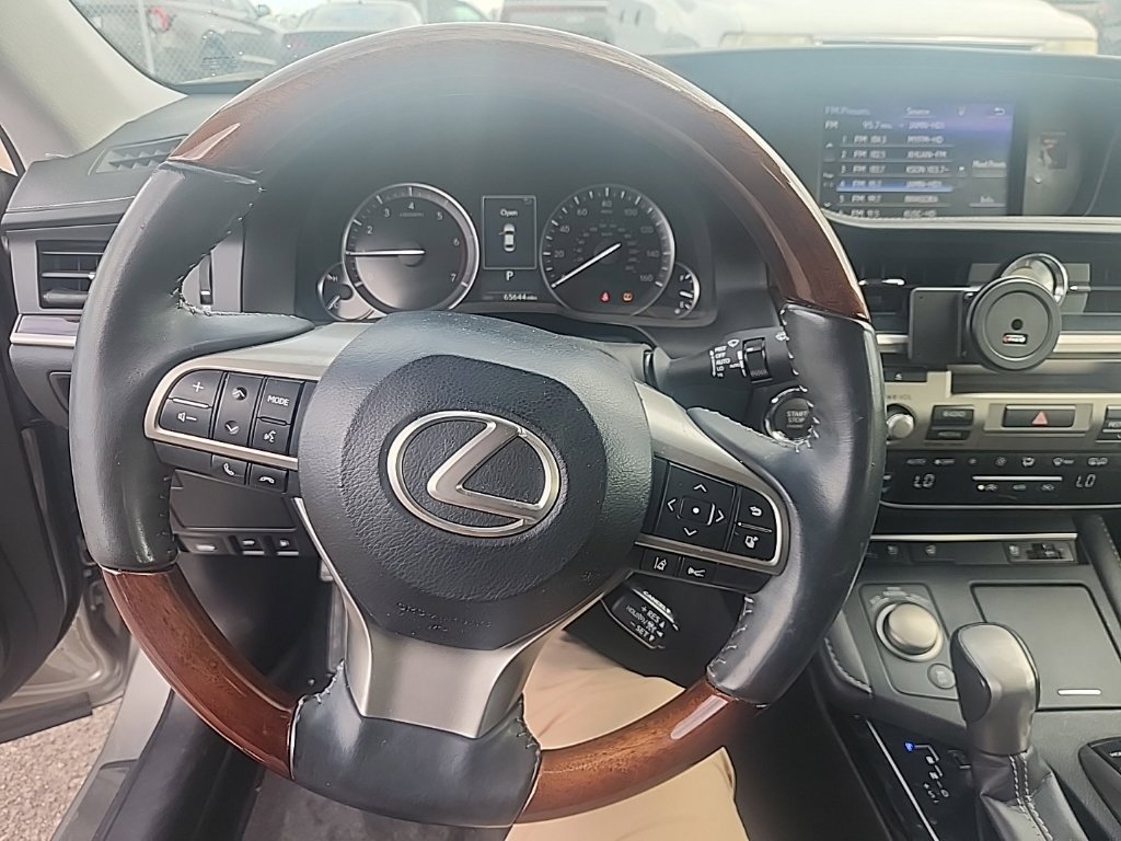 Used 2017 Lexus ES 350 w/ Navigation System Package FWD image 22