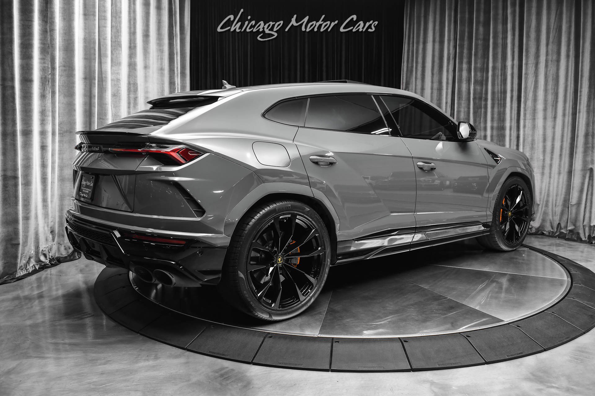 Used 2021 Lamborghini Urus AWD/4WD image 5