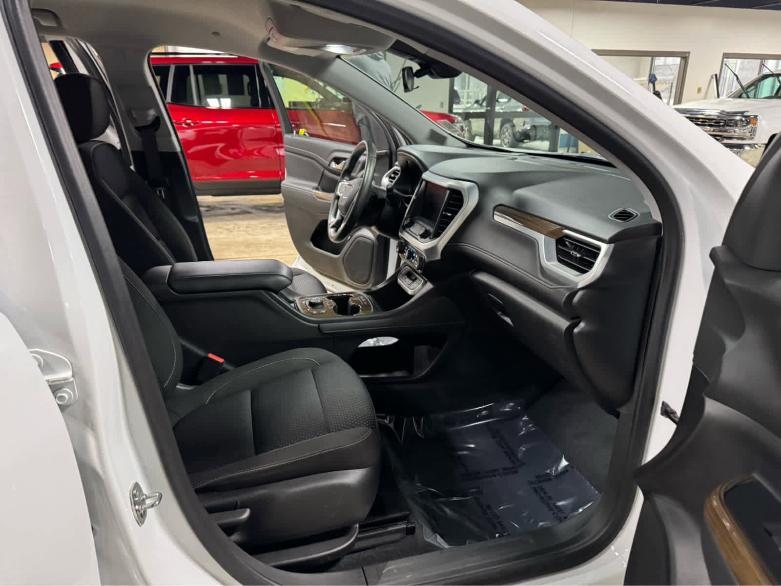 Certified 2023 GMC Acadia SLE w/ Driver Convenience Package image 10