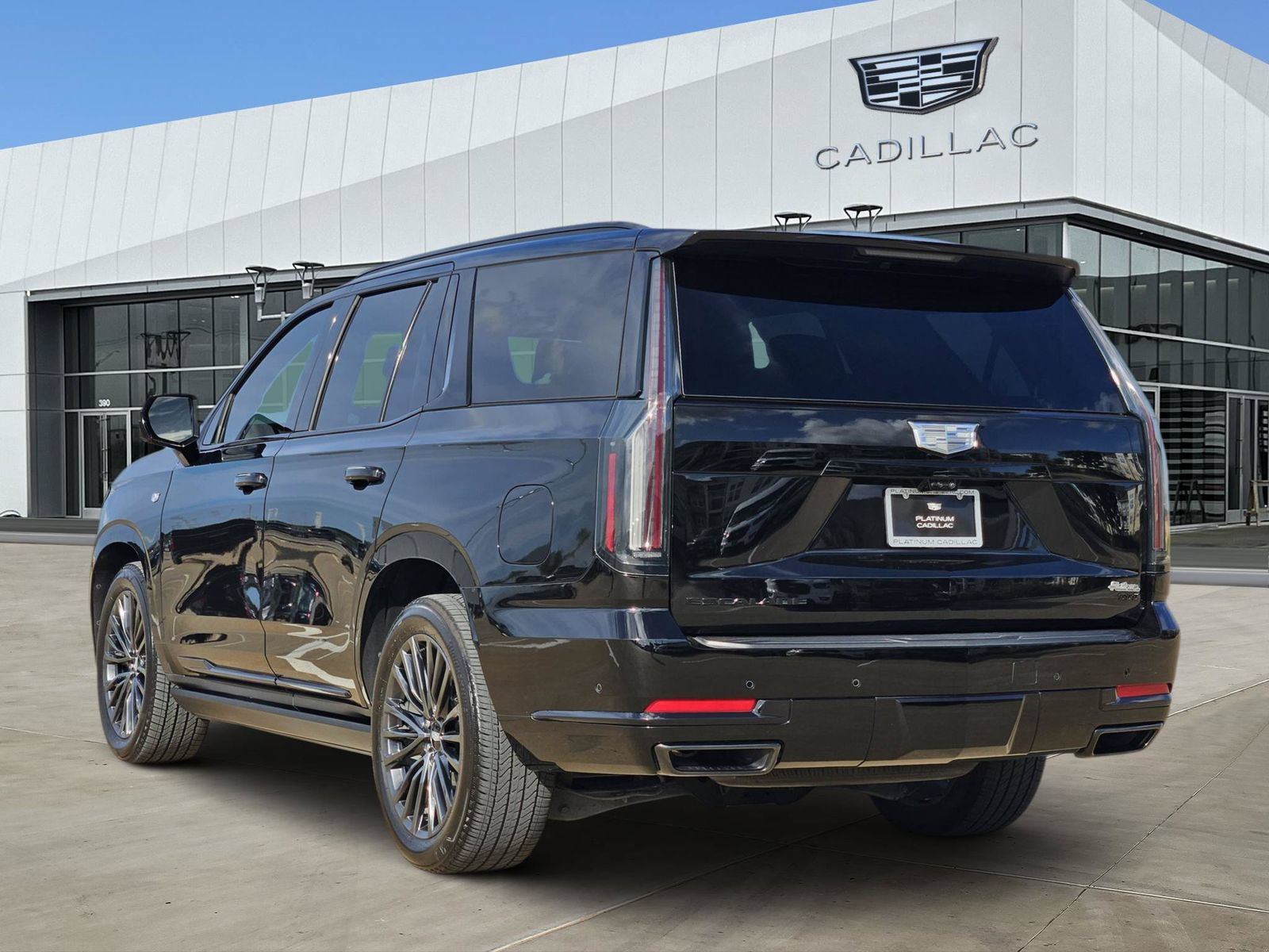 Certified 2025 Cadillac Escalade Sport Platinum w/ LPO, Floor Liner Package AWD/4WD image 4