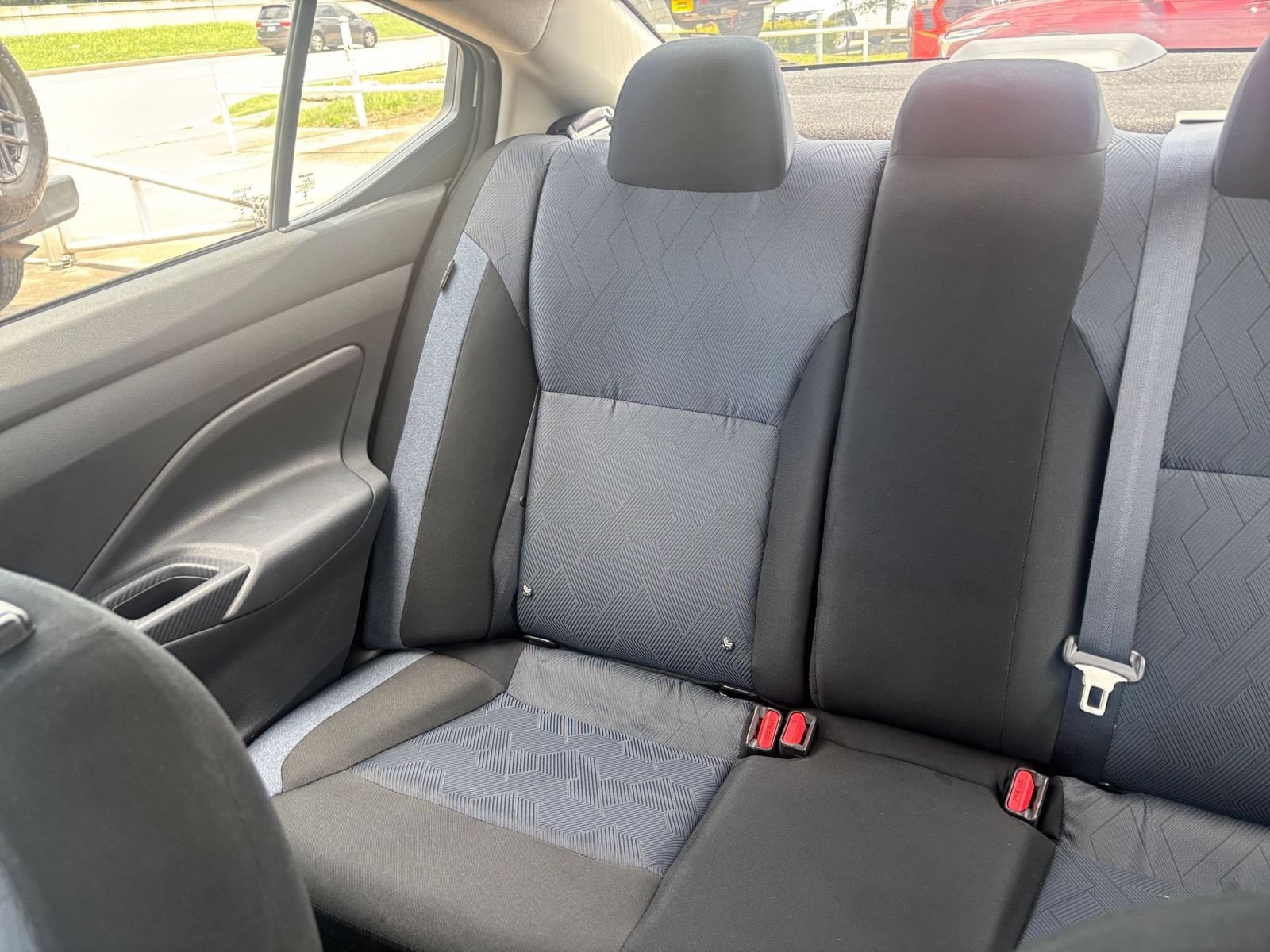 Used 2025 Nissan Versa SV FWD image 36