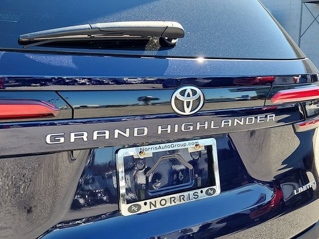 Used 2024 Toyota Grand Highlander Limited image 18