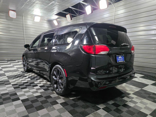 Used 2020 Chrysler Pacifica Touring w/ S Appearance Package image 7