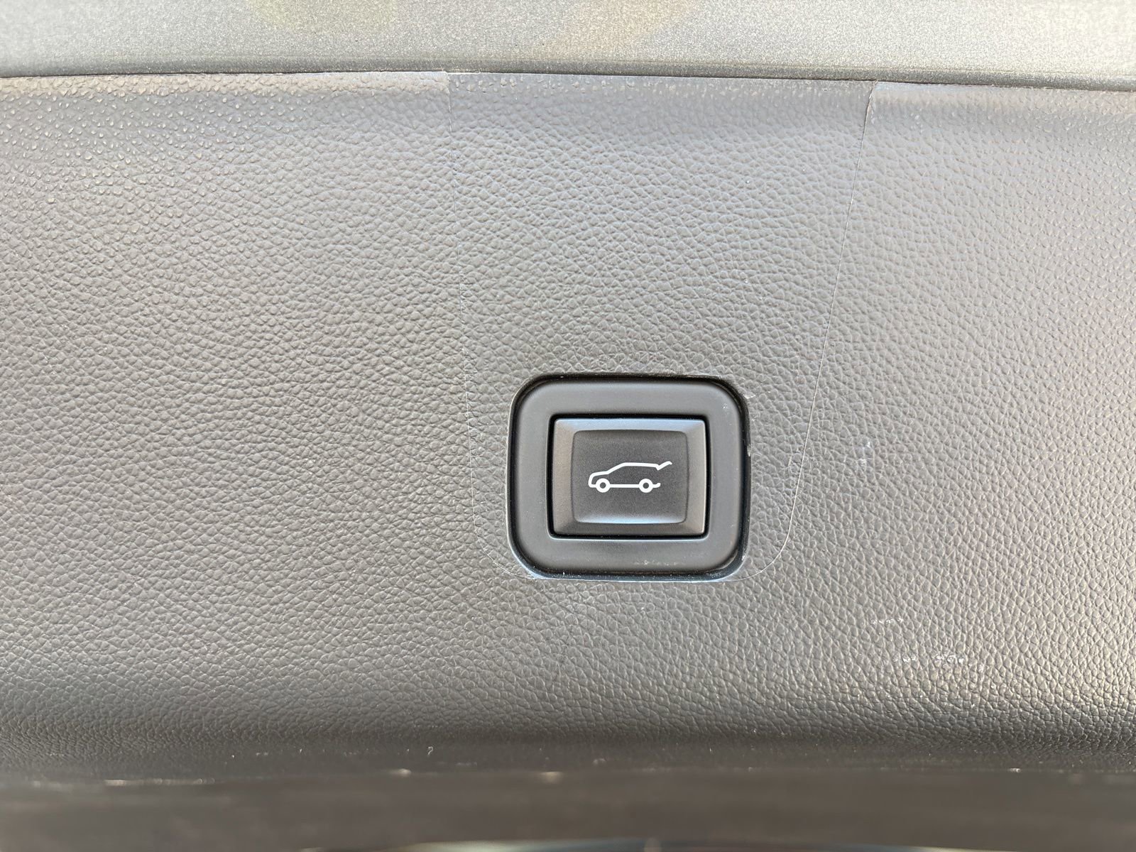 Used 2023 Chevrolet Traverse Premier w/ Redline Edition FWD image 22