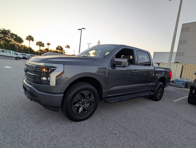 Used 2023 Ford F150 Lightning Lariat image 3